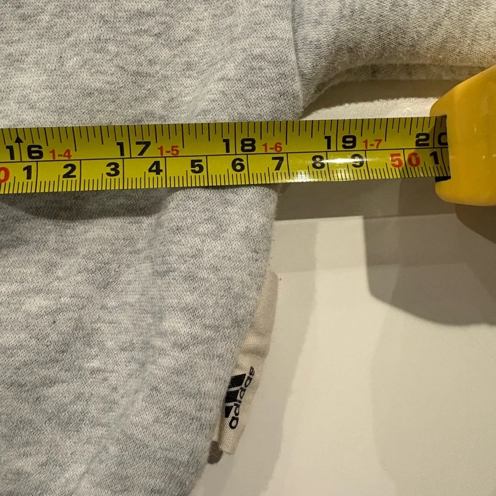 🔥4/$20 Adidas Light Gray Women's Cropped Sweatshirt - Picture 7 of 8